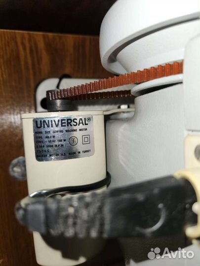 Швейная машина Чайка 142 М