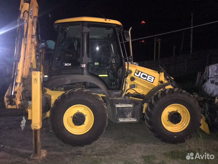 Экскаватор-погрузчик JCB