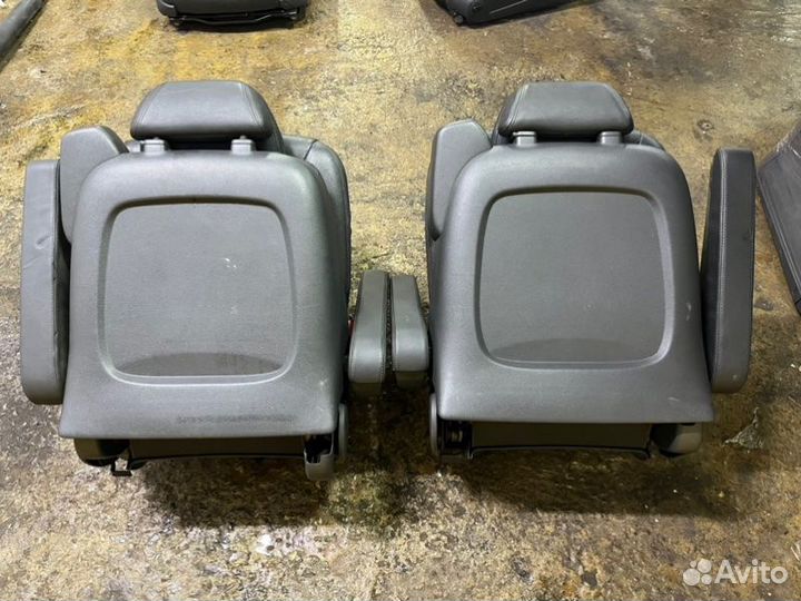 Сиденье Mercedes Viano W639 272.978 30 758803 2007