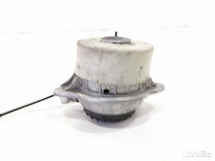 Подушка крепления двигателя Mercedes-Benz S-Класс