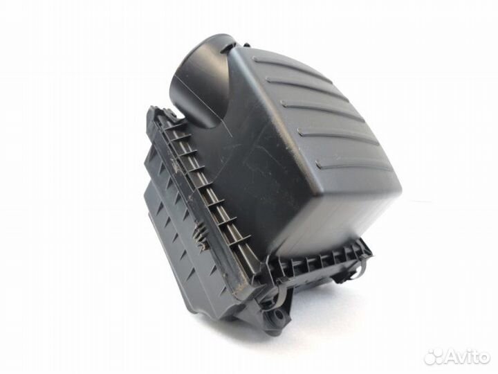 Корпус воздушного фильтра Jeep Grand Cherokee WK2