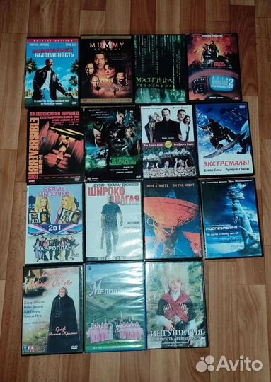 Видеокассеты и диски с фильмами и мультфильмами
