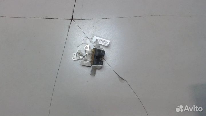 Замок багажника Mitsubishi Outlander, 2003