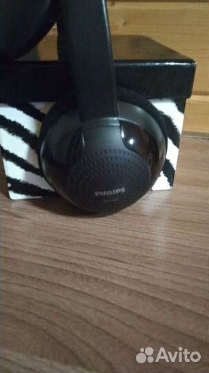 Беспроводные наушники микрофон, клавиши синтезатор