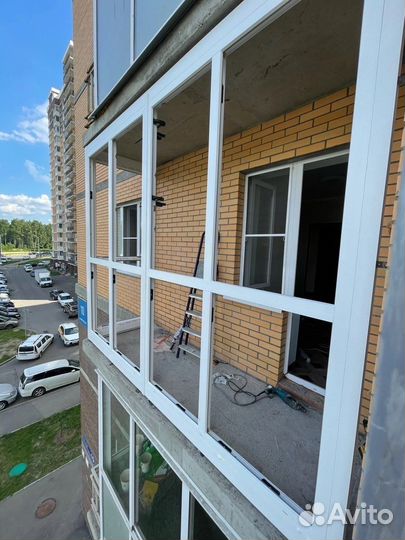 Остекление балкона под ключ. Ремонт балкона