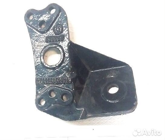 Кронштейн двигателя передний правый F3000