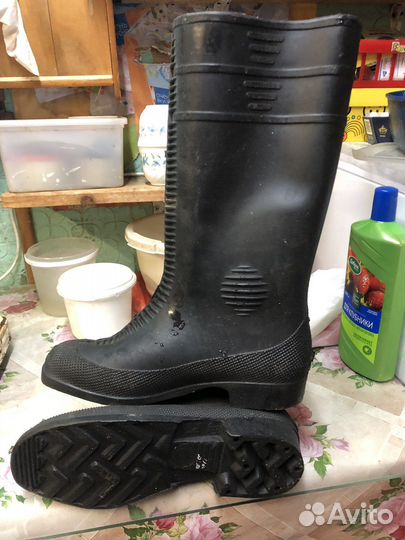 Резиновые сапоги