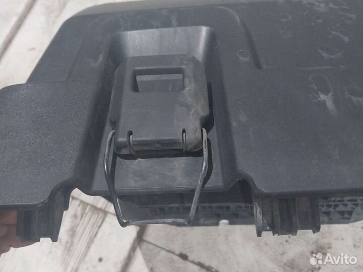 Крышка аккумулятора scania