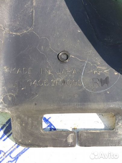 Накладка центральной стойки правая Subaru Impreza