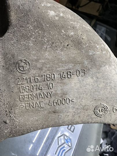 Правый кронштейн двигателя s63, n63 bmw