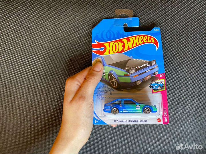 Hot wheels машинки