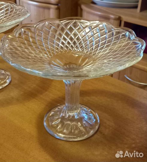 Ваза для фруктов на ножке ссср.Цена за две
