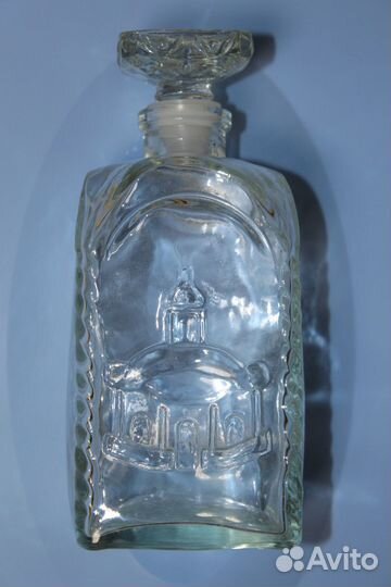 Выпуклая Бутылка с Изображением Церкви