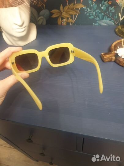 Солнцезащитные очки hm