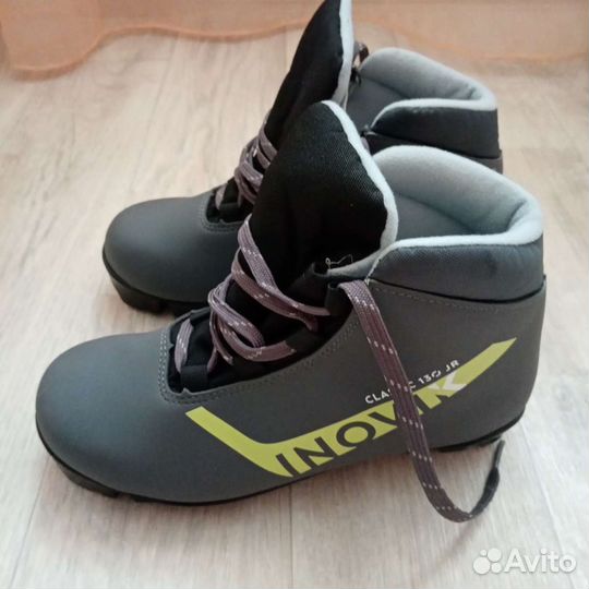 Лыжные ботинки новые