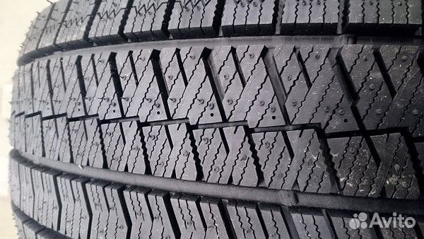 Bridgestone Blizzak Ice 245/45 R17 95S