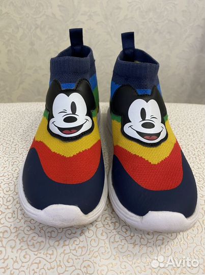 Детские кроссовки