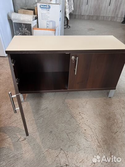 Шкаф витрина