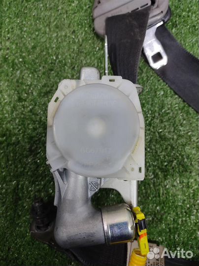 Ремень безопасности передний правый Toyota RAV4 A