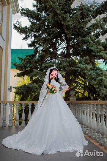 Свадебное платье