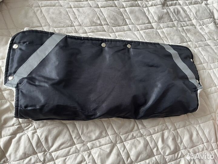 Чехол манишка для рук на коляску