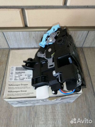 Замок двери VW Touareg Porsche Cayenn