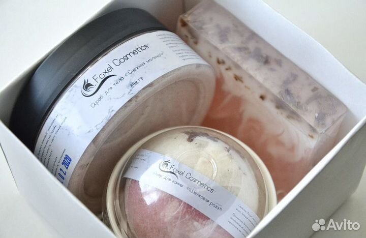 Подарки для девушек и женщин на 8 марта