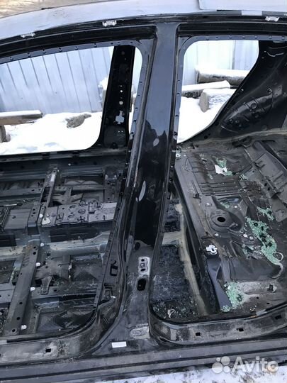 Средняя стойка кузова Nissan Teana J32