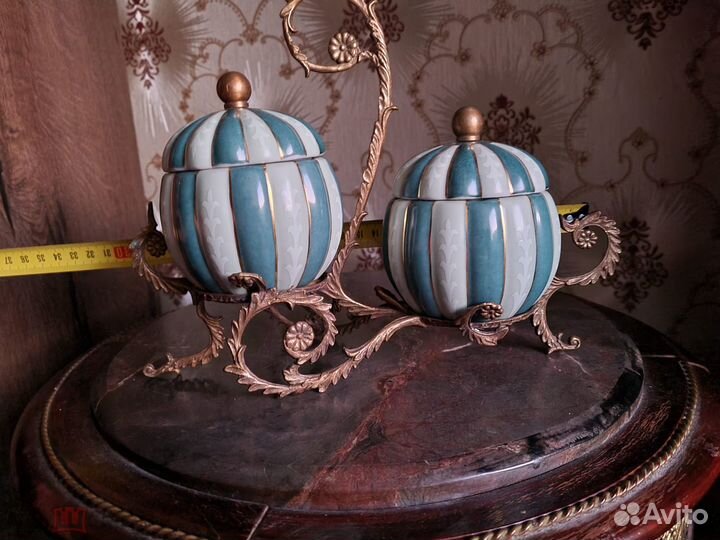 Винтажные шкатулки на латунном лафете