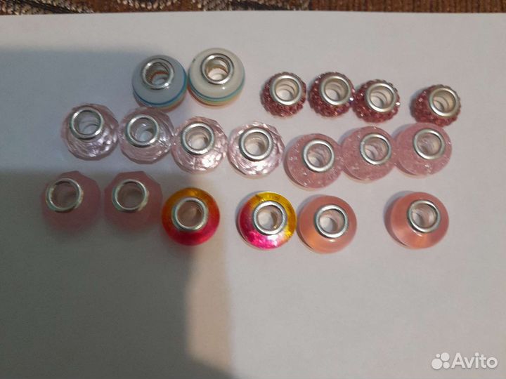 Самодельные браслеты,ожерелье