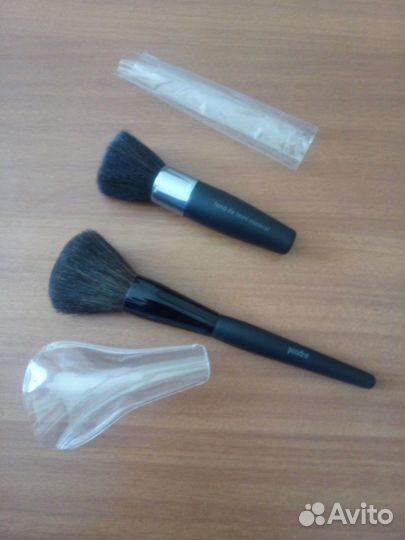 Кисти для макияжа Мэри Кэй