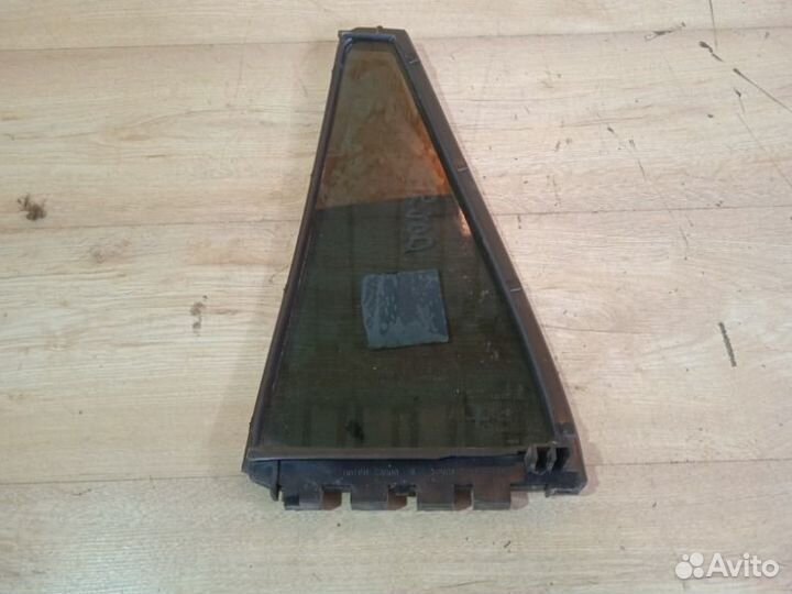 Стекло двери (форточка ) заднее правое Toyota