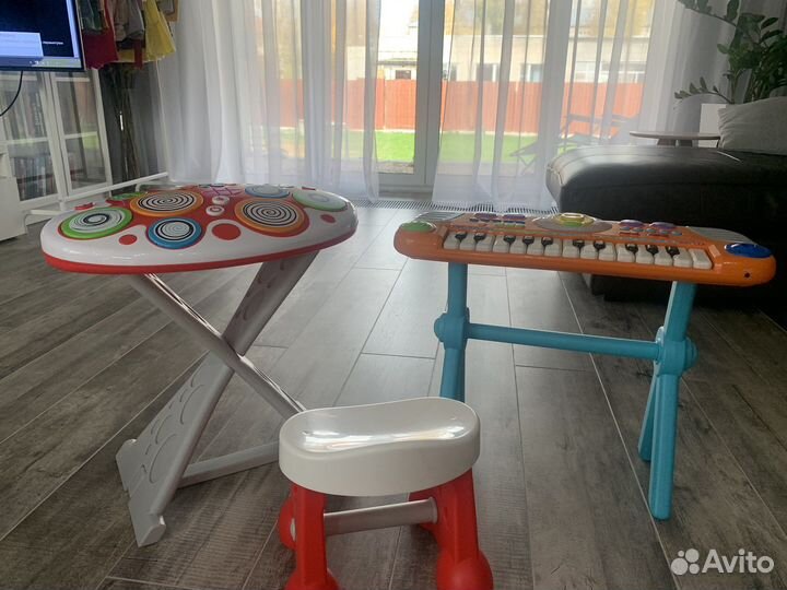 Детская барабанна установка и синтезатор