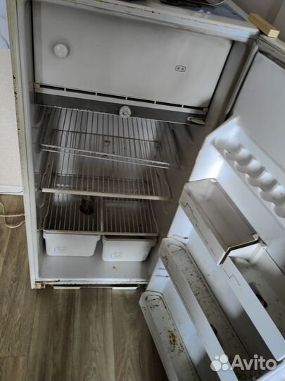 Диван, холодильник