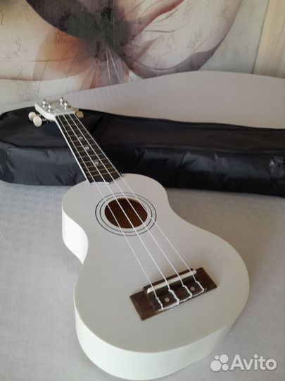 Укулеле гавайская гитара