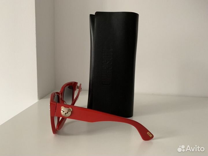 Солнцезащитные очки Moschino, оригинал