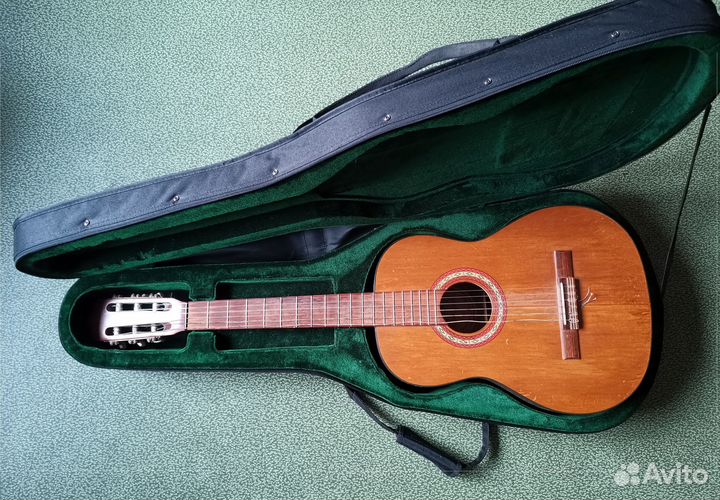 Жесткий кейс для классической гитары