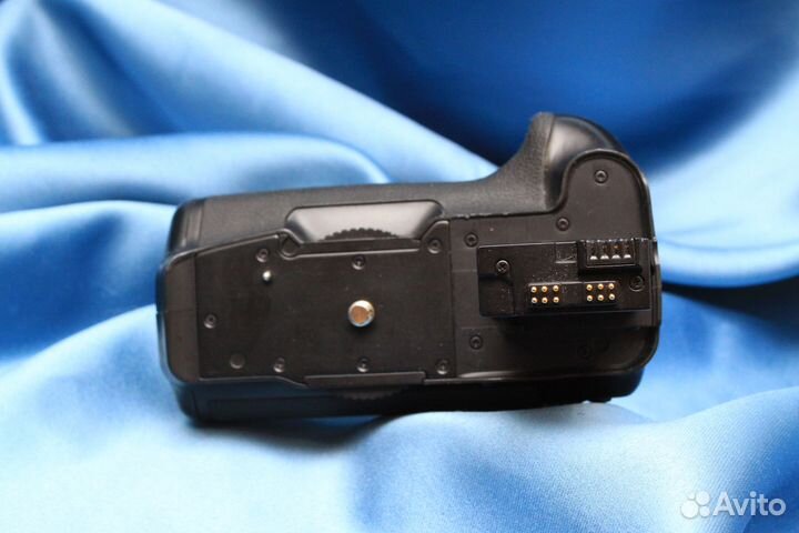 Батарейный блок для Canon 550D 600D 650D + 2 АКБ