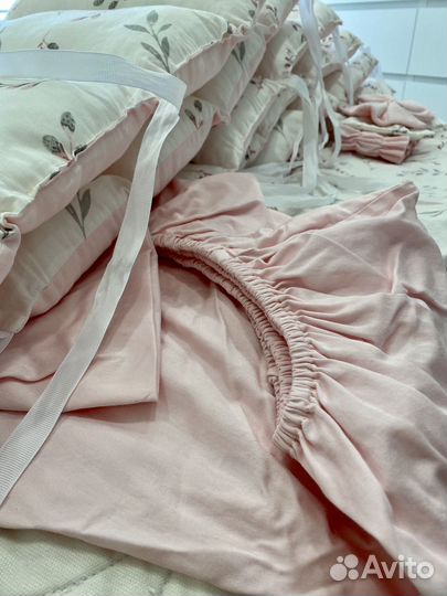 Бортики в десткую кроватку