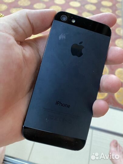 Телефон iPhone 5