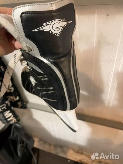 Коньки хоккейные