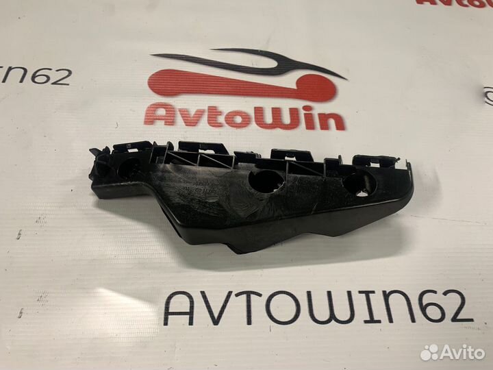 Кронштейн переднего бампера правое на Lifan X50