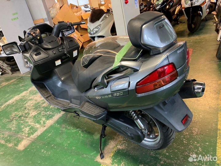 Максискутер Suzuki Burgman (SkyWave) 650