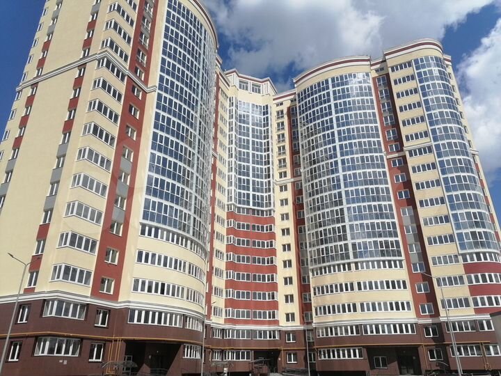 2-к. квартира, 82,7 м², 1/17 эт.