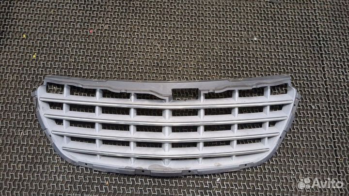 Решетка радиатора Chrysler Pacifica, 2005
