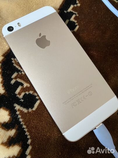 Телефон iPhone 5s