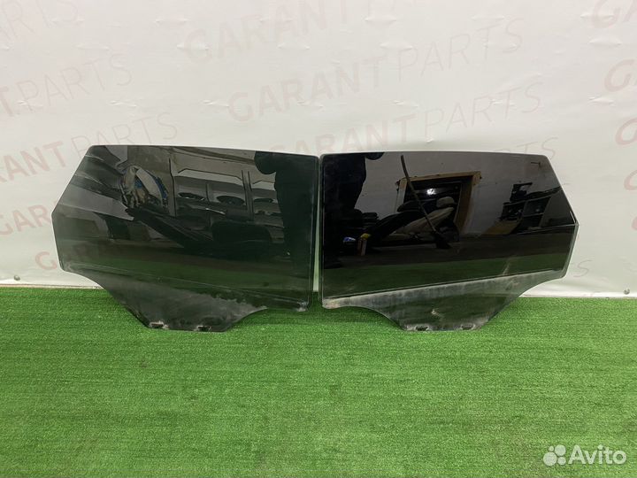 Стекло задней двери Cadillac SRX 2 09-15