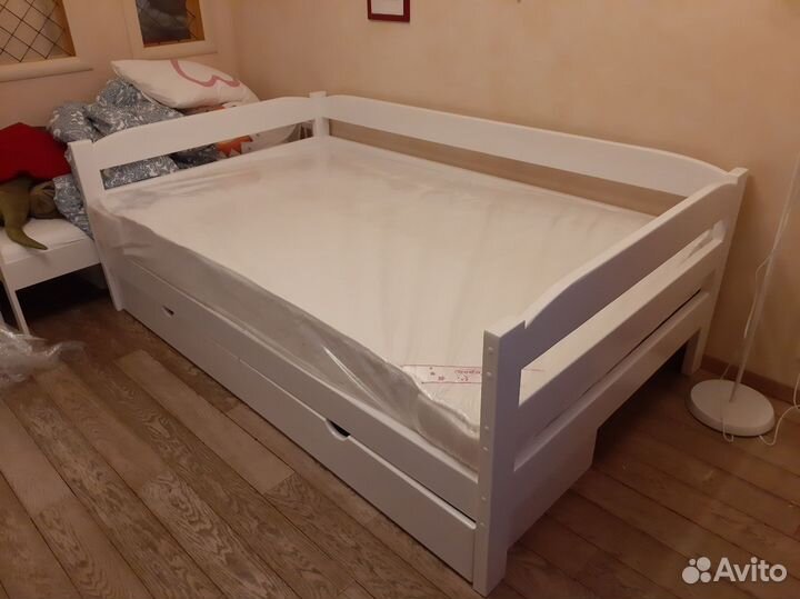 Кровать деревянная детская