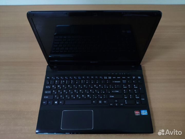 Ноутбук Sony Vaio / Core i3 / ssd+hdd / Radeon