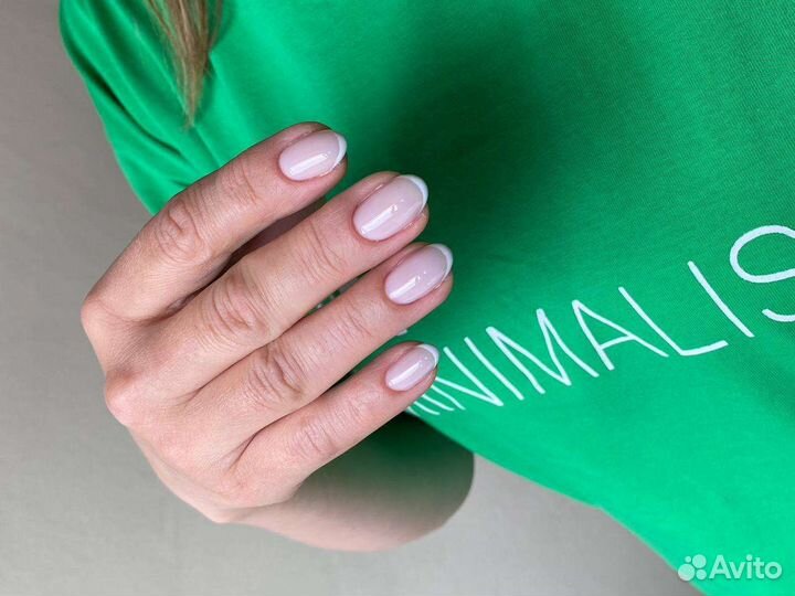 Модель на маникюр